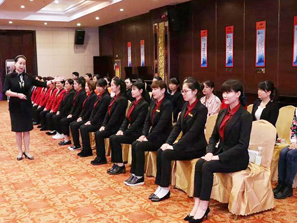 郴州錦馬置業(yè)有限公司,會議室,標(biāo)準(zhǔn)房,豪華房,商務(wù)房,娛樂房,商務(wù)休閑房,豪華套房哪里好